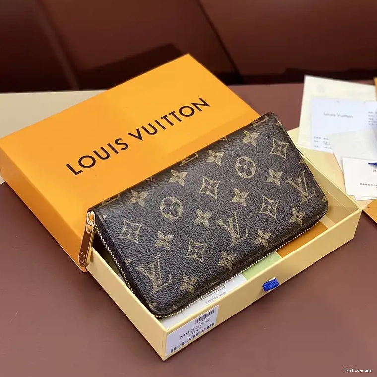 Fashionrepsfam ru Bags 2407YZ0093 LV 0819